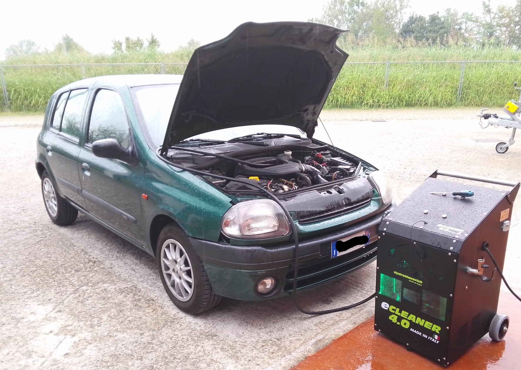 ENGINE DECARBONIZATION WITH HYDROMAVERICH ECLEANER RENAULT CLIO