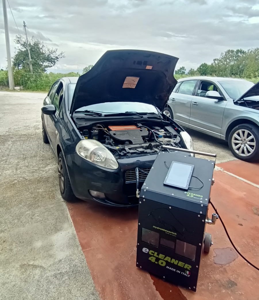 ENGINE DECARBONIZATION WITH HYDROMAVERICH ECLEANER FIAT GRANDE PUNTO