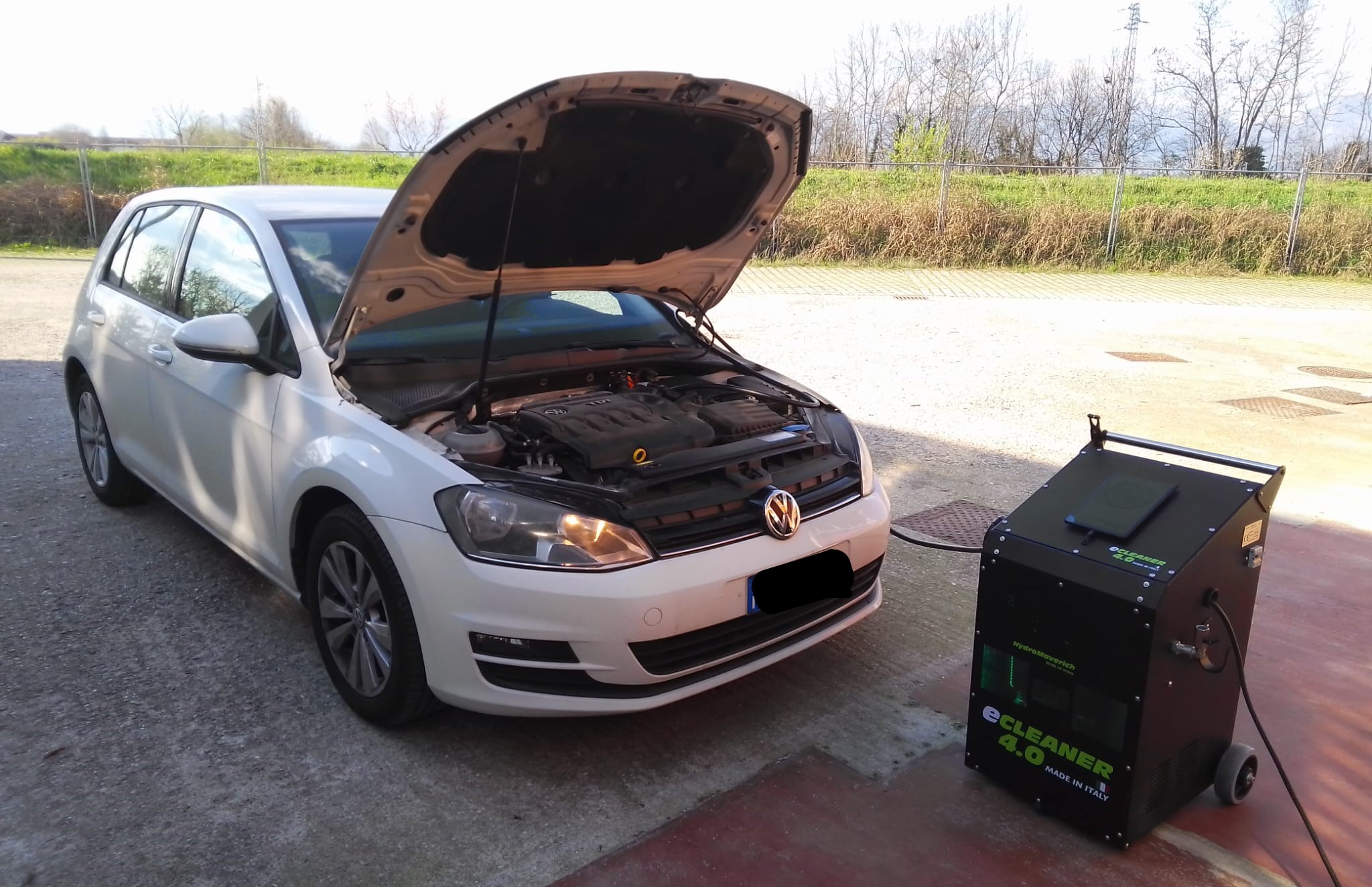 INTERNAL CLEANING OF THE ENGINE WITH HYDROGEN HYDROMAVERICH VOLKSWAGEN GOLF