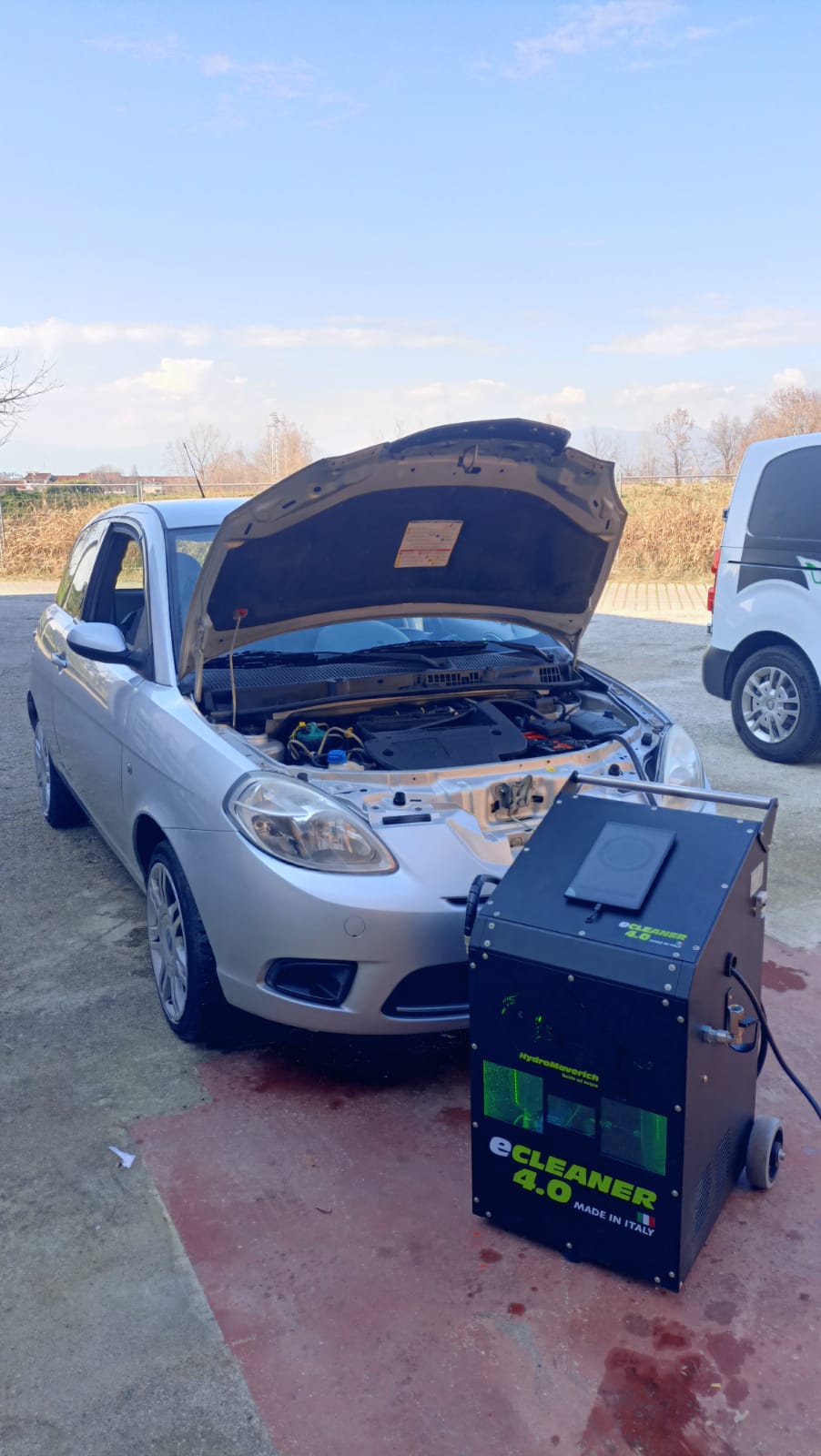 LANCIA YPSILON HYDROMAVERICH ECLEANER HYDROGEN TREATMENT FOR INTERNAL ENGINE CLEANING