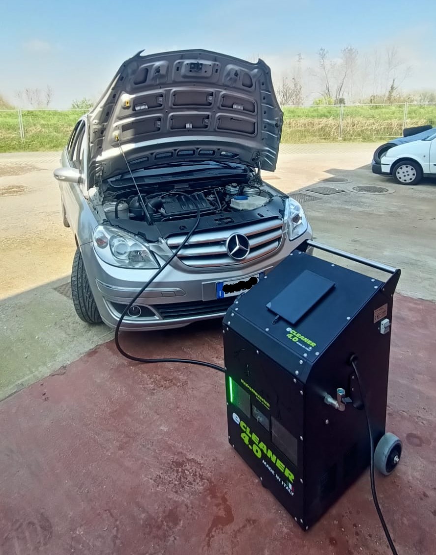 INTERNAL ENGINE CLEANIG WITH HYDROGEN DECARBONISATION HYDROMAVERICH ECLEANER MERCEDES CLASS B