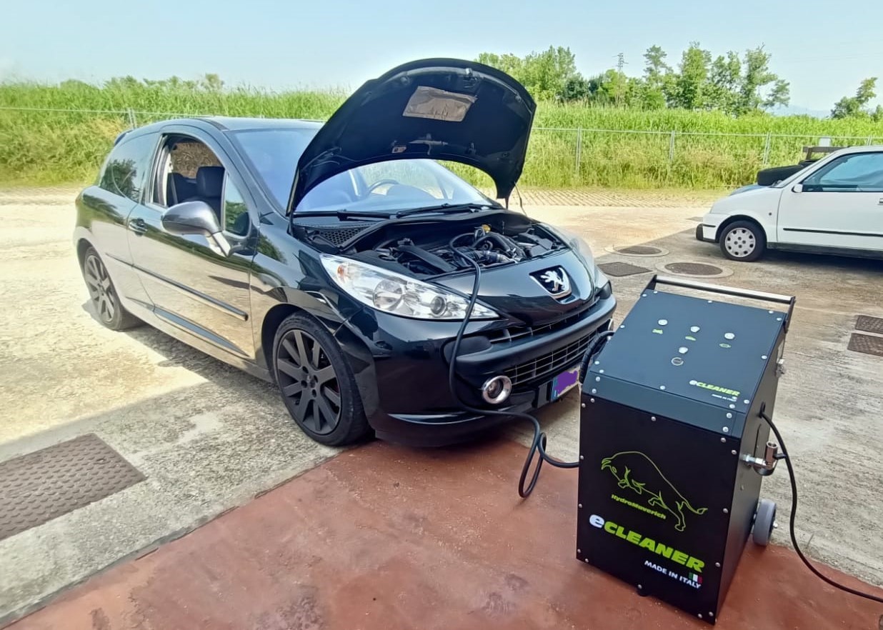 MOTORREINIGUNG MIT WASSERSTOFF AUCH BEI BENZINMOTOREN